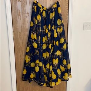 Long lemon skirt